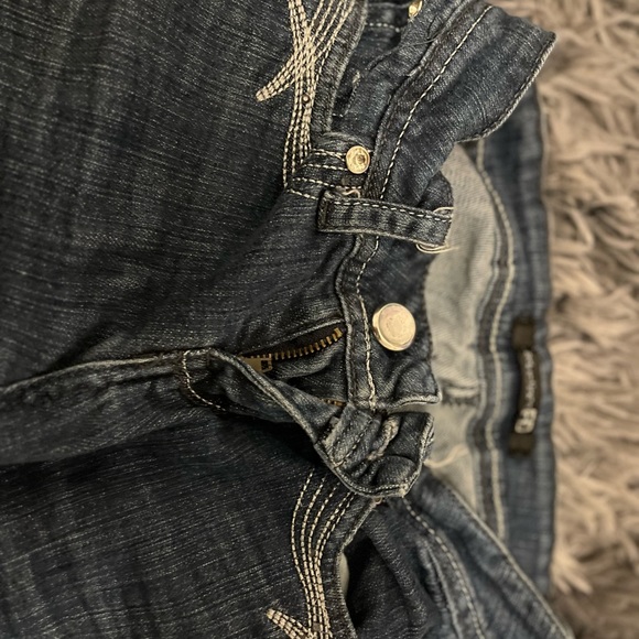 Size 0 great jeans . Grew out of them. - Picture 4 of 4
